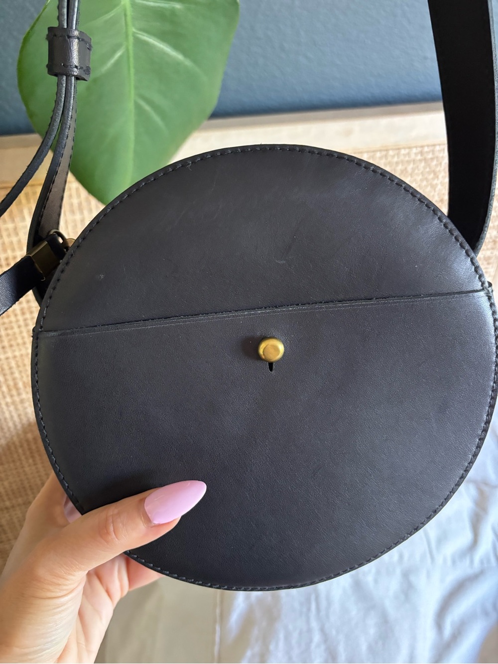 Madewell Black Round Crossbody with Gold Stud - Picture 2 of 5